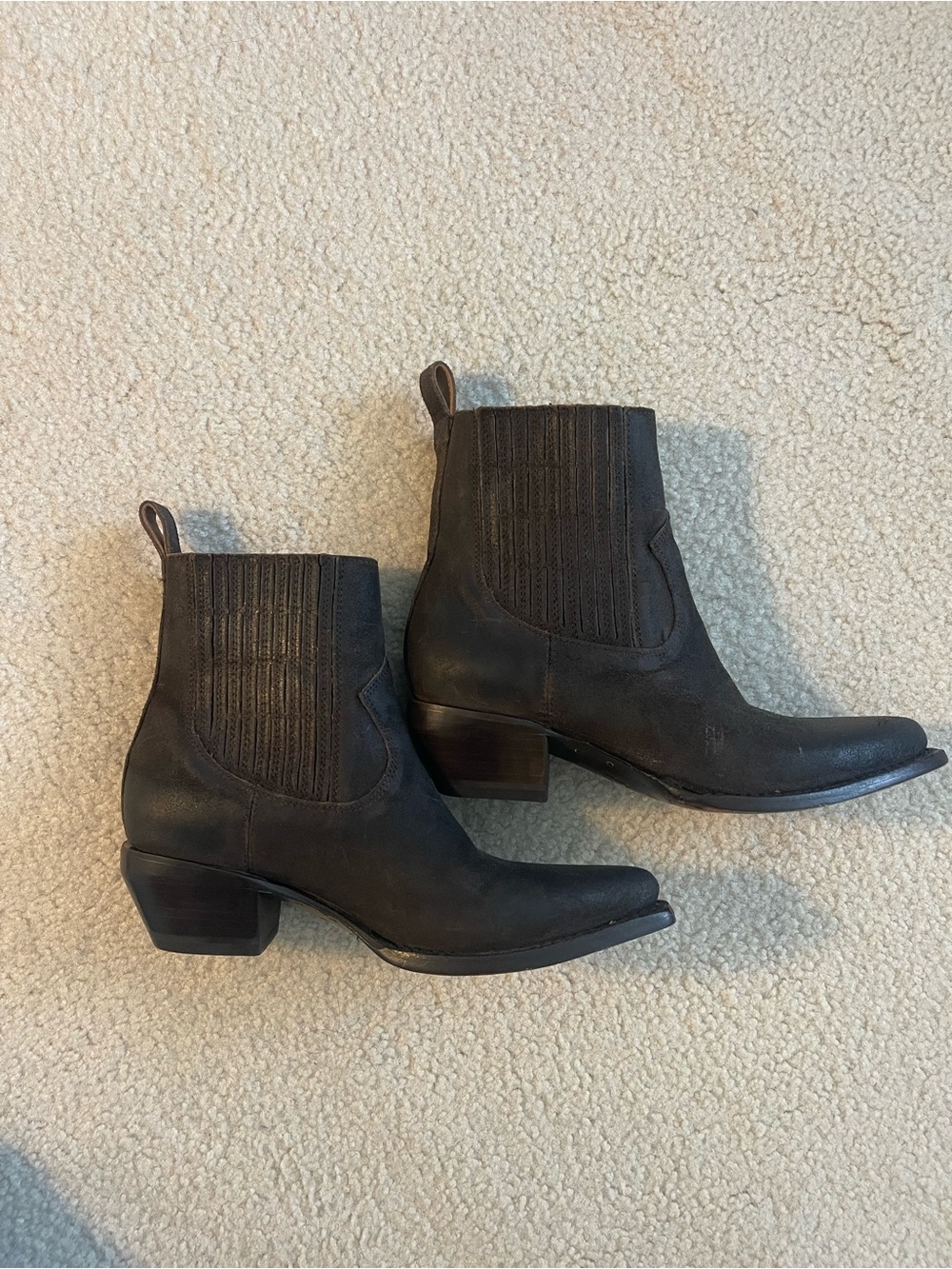 Frye Sacha Chelsea Western Boot - Picture 2 of 7